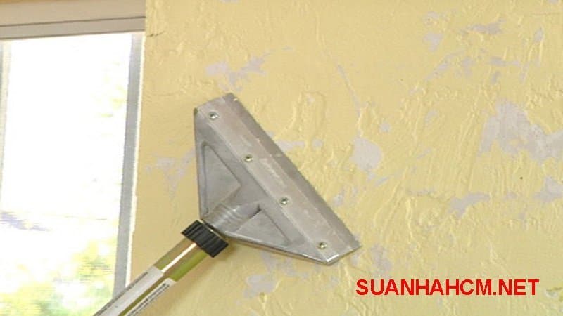 cách cạo lớp sơn tường cũ