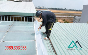 thợ chống dột mái tôn quận 2